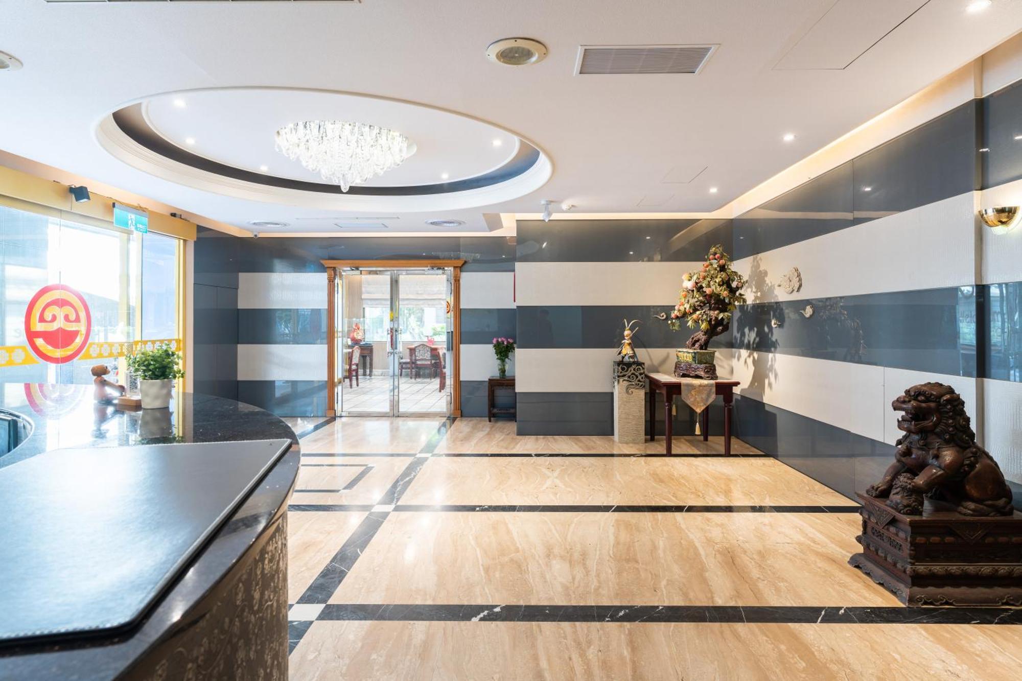 Etung Hotel Taichung Exterior photo